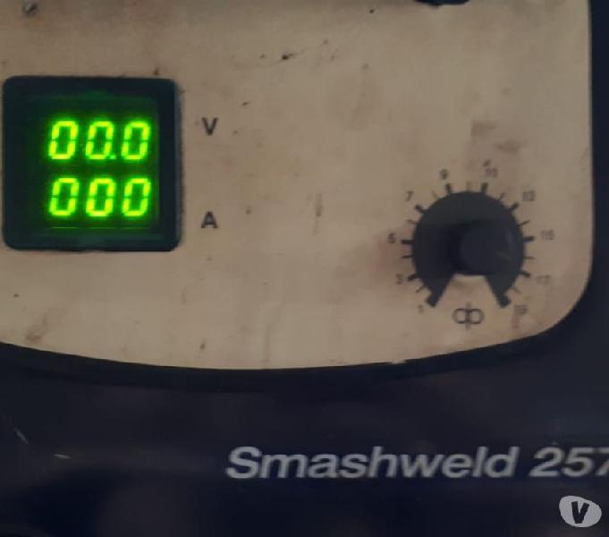 MAQUINA DE SOLDA MIG MAG SMASHWEED 257 MARCA ESAB