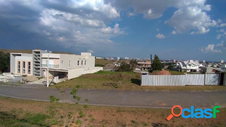 Terrreno de 720m² com aclive - vista para a cidade -