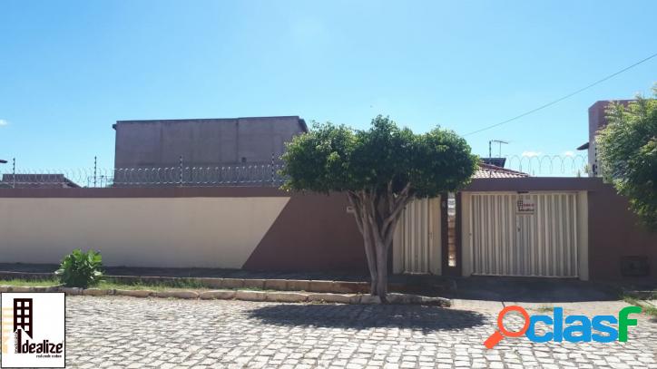 Vende se casa residencial no bairro Costa e Silva