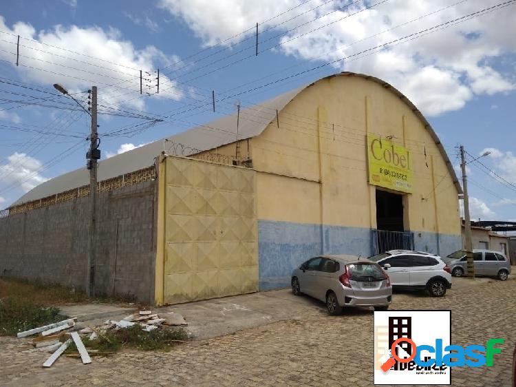 Vende se ótimo galpão no bairro Dix Sept Rosado (Bom