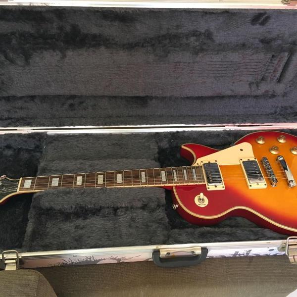 guitarra les paul na caixa!