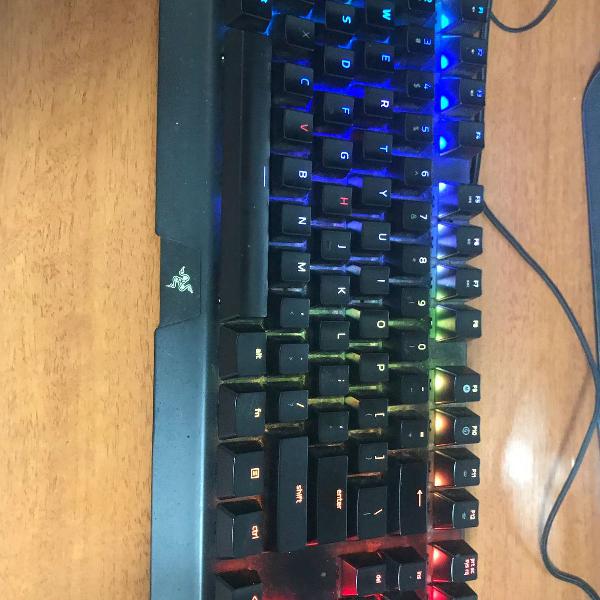 teclado razer blackwidow chroma