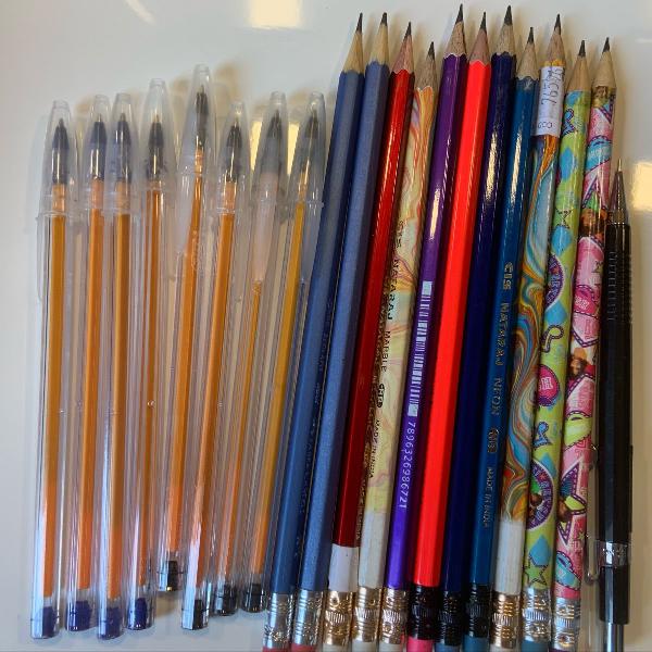 canetas lápis de escrever e lapiseira 0,5