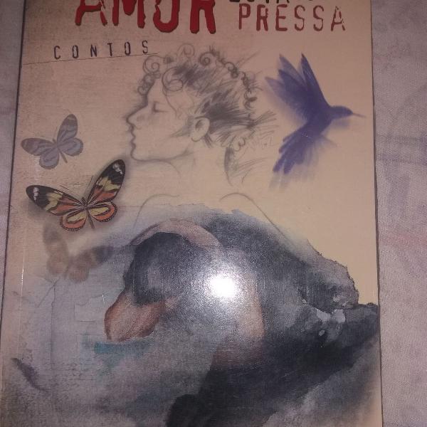 livro o amor está com pressa