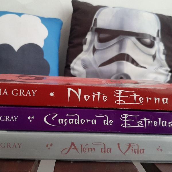 livros Claudia Gray