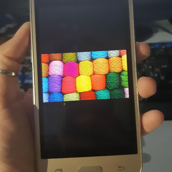 Celular Samsung Galaxy J1