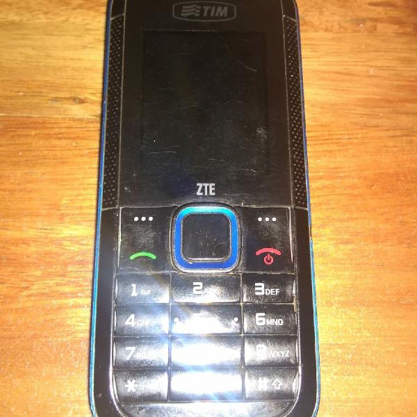 Celular ZTE modelo R221