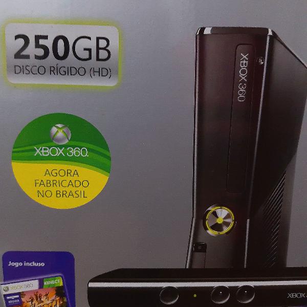 Xbox 360 com Kinect e controle incluso