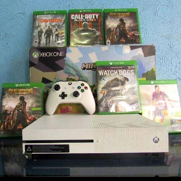 Xbox S - 500 GB - 2 controles - 6 jogos