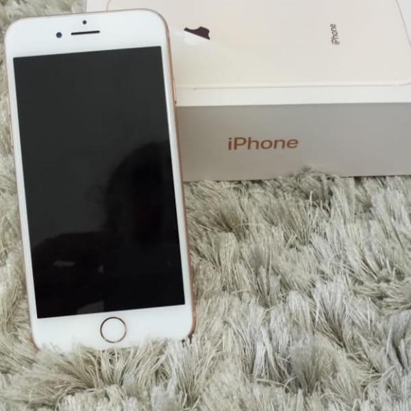 iphone 8 rose - 64g - seminovo (pouco tempo de uso)