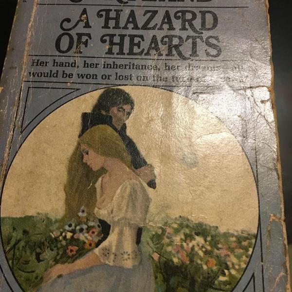 livro a hazard of hearts