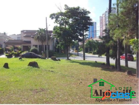 Lindo terreno de esquina 600 m2 - Residencial Alphaville 2