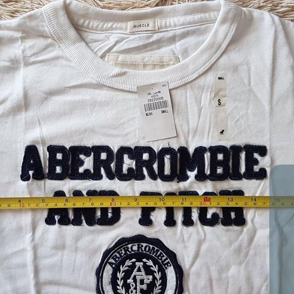 camiseta abercrombie &amp; fitch branca bordada tam p