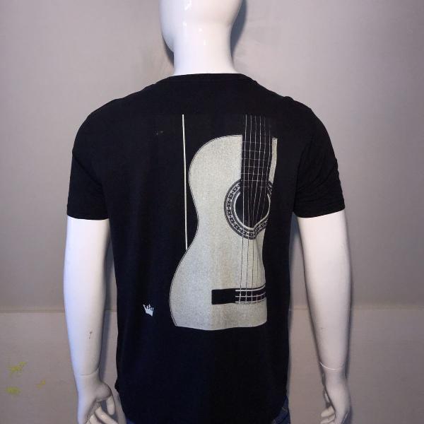 camiseta osklen masculina violão