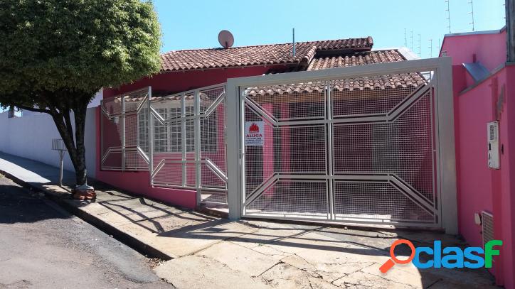ALUGA-SE ÓTIMA CASA NO JARDIM SÃO LOURENÇO EM PIRAJU/SP