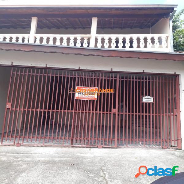 Sobrado com 03 quartos na Vila Tesouro