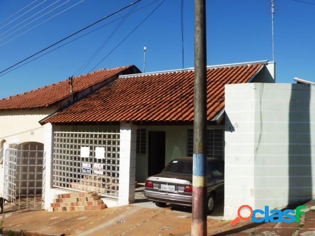 VENDE-SE CASA NO BAIRRO ALTO EM PIRAJU/SP