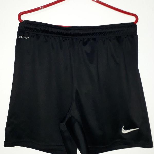 Bermuda curta nike