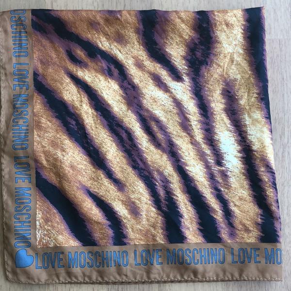 lenço de seda love moschino animal print