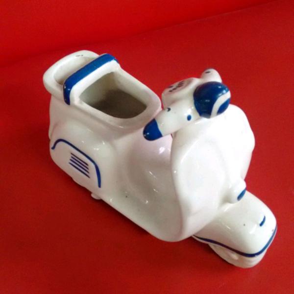 Lambreta de porcelana