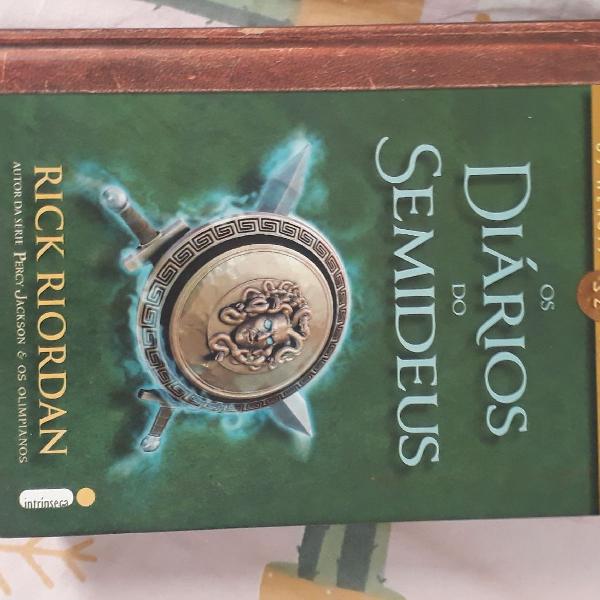 Livro: Os diários do semideus (Percy Jackson)