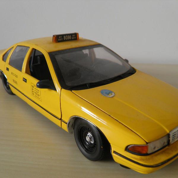 chevrolet caprice taxi new york - escala 1/18 - ut models