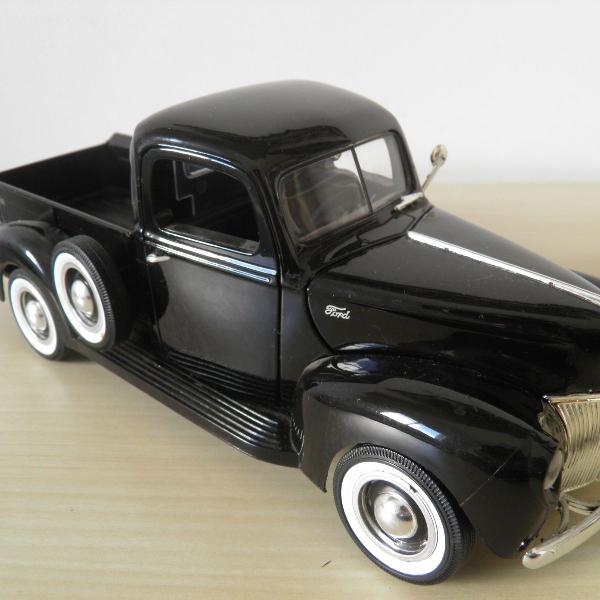 ford pickup 1940 - escala 1-18 - motor max