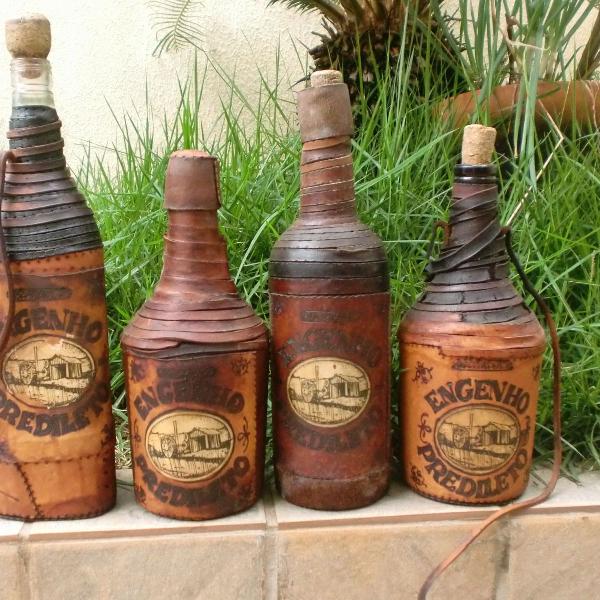 garrafas artesanais em couro