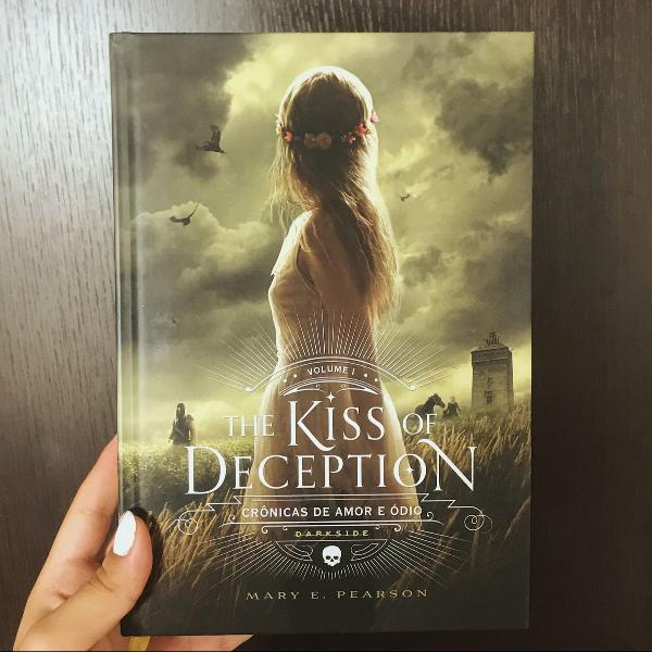 livro the kiss of deception - crônicas de amor e ódio
