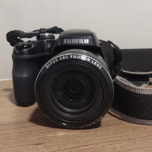 Câmera Fujifilm Finepix S8200 Zoom 40x