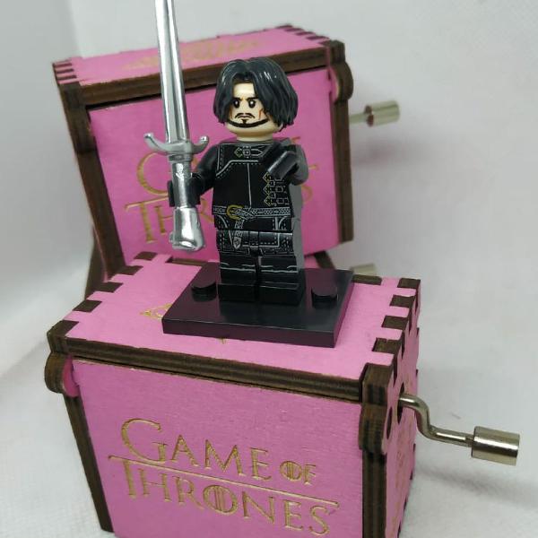 Kit Caixinha de Música Game Of Thrones Rosa + Lego John