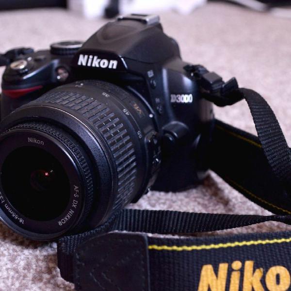 NIKON D3000