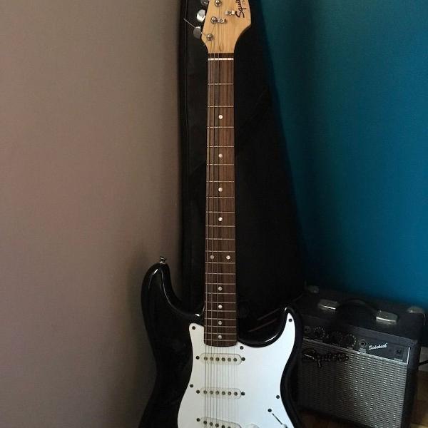 guitarra fender squier bulletstrat