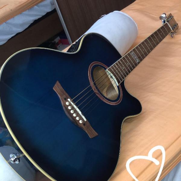 violão azulado