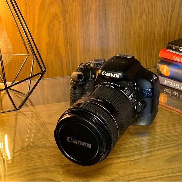 canon eos 550d (t2i) + lente kit 18-135mm