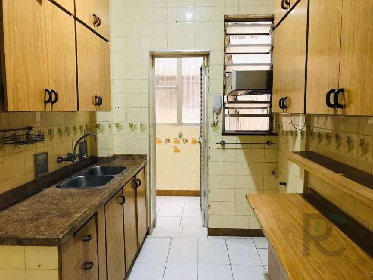 Apartamento com 3 dormitórios à venda, 95 m² por R$