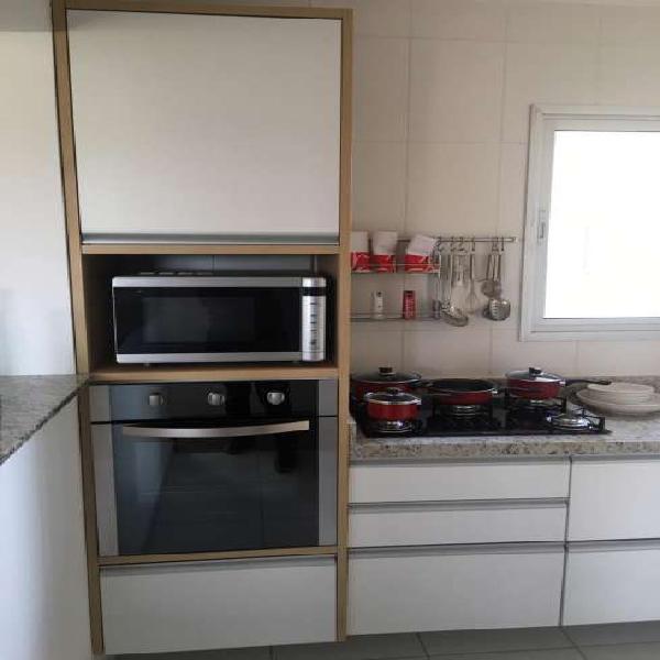 Apartamento com dois dormitórios, sendo 01 suíte com vista