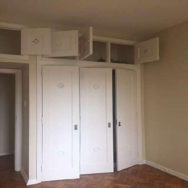 Apartamento para aluguel possui 80 metros quadrados com 3