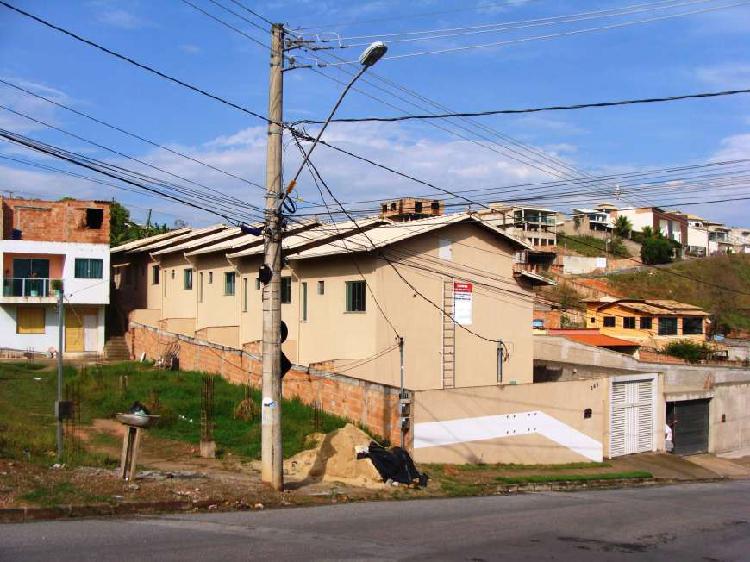 Casa duplex no Bairro Ponte Alta em Betim MG.