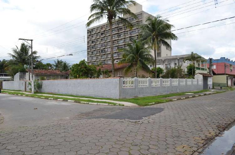 Casa térrea ampla no Jardim Porto Novo
