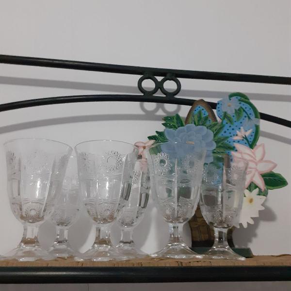 Conjunto de taças importada .vidro floral