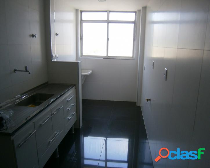 Excelente Apartamento com 2 Quartos - Cascadura