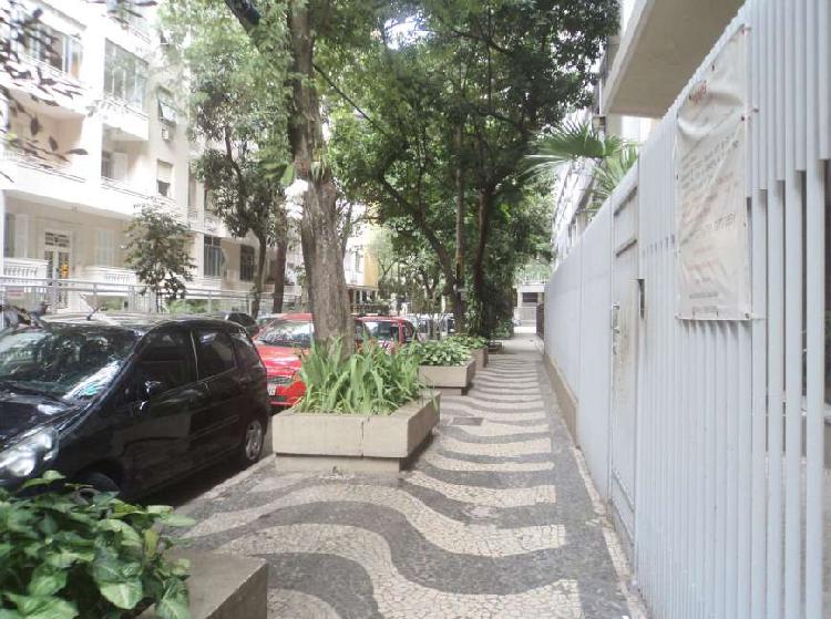 Flamengo apartamento de 3 quartos em rua privilegiada