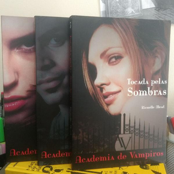 Livros Academia de Vampiros vol. 1 ao 3