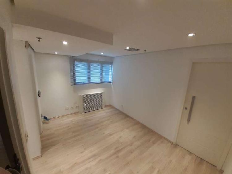 Sala em conjunto comercial para locação c/ 50 m2 -