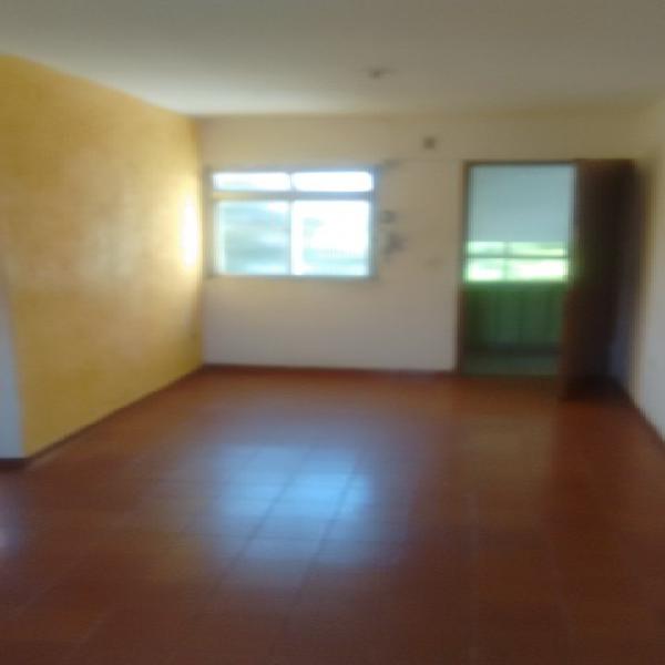 Vendo Apartamento em Itaquera, 2 quartos, frente a Estação