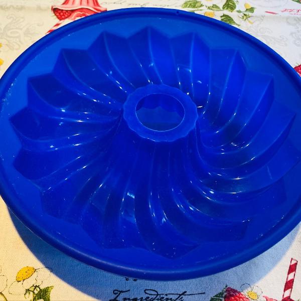 forma de silicone - pudim ou manjar azul escuro redonda