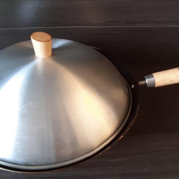 panela tipo wok com tampa