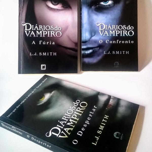 três livros da saga "Diários do Vampiro"