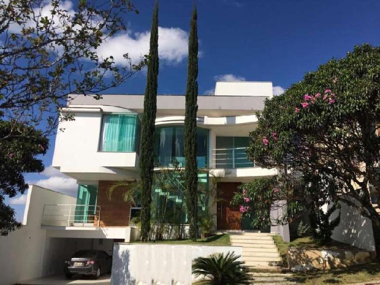 Casa com 4 quartos à venda, 300 m² por R$ 990.000 - Spina